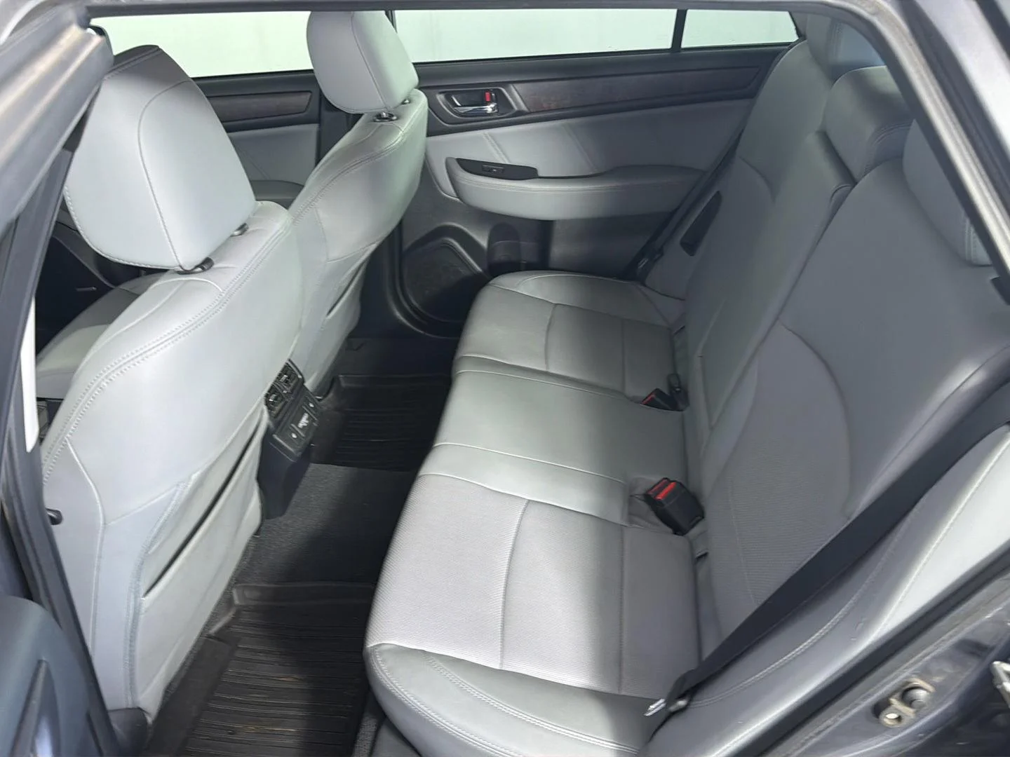 Used 2018 Magnetite Gray Metallic Subaru Limited image 13