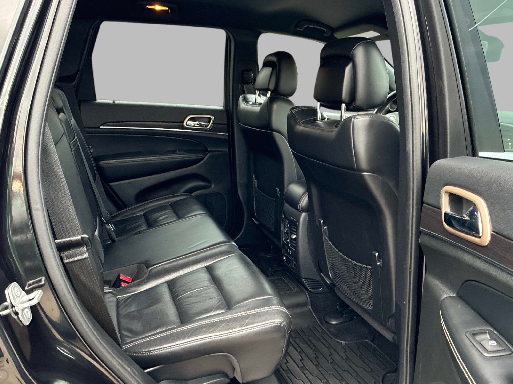 Used 2014 Black Jeep Limited image 11