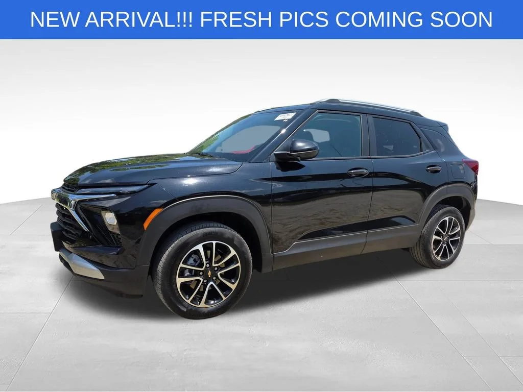 Used 2025 Mosaic Black Metallic Chevrolet LT image 2