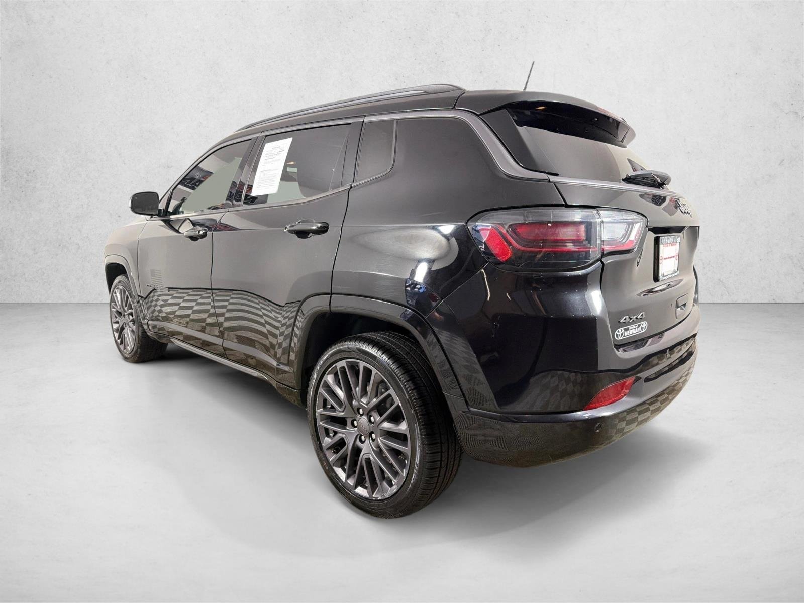 Used 2022 Diamond Black Crystal Pearlcoat Jeep High Altitude image 7