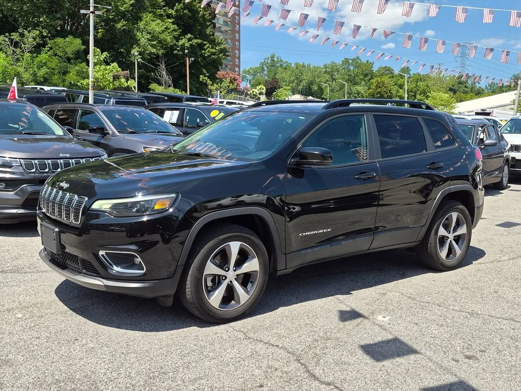 Used 2022 Black Jeep Limited image 2