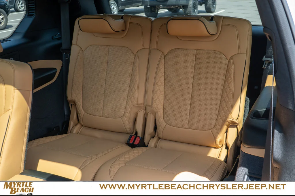 New 2026 Silver Zynith Exterior Paint Jeep Summit image 13