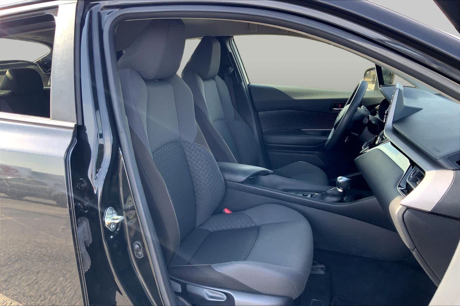 Used 2020 Black Sand Pearl Toyota XLE image 9