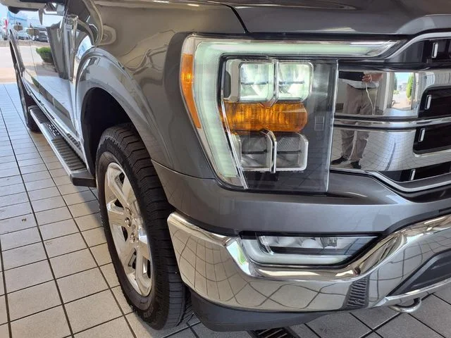Used 2023 Gray Metallic Ford Lariat image 29