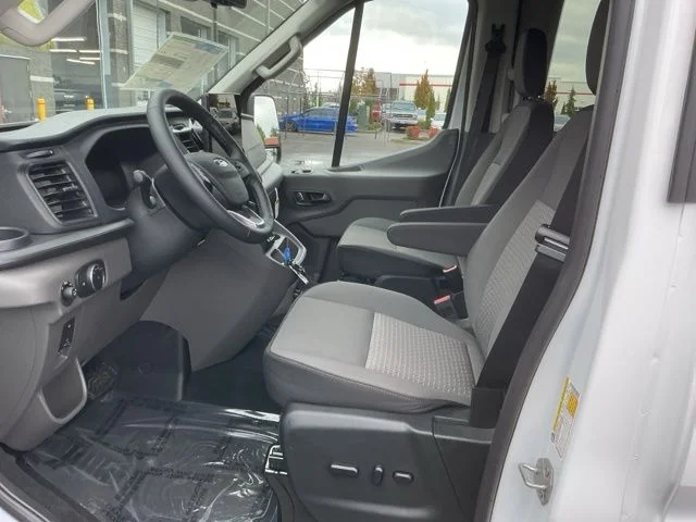 New 2026 Oxford White Ford XLT image 17