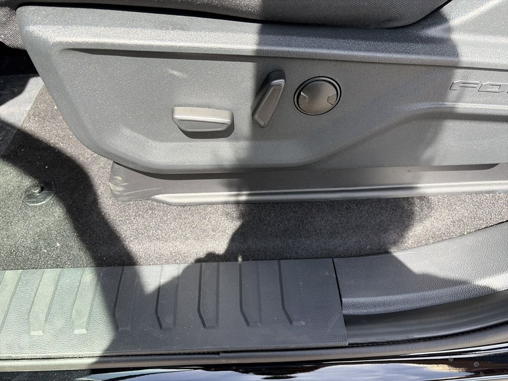 New 2026 Agate Black Metallic Ford XLT image 13