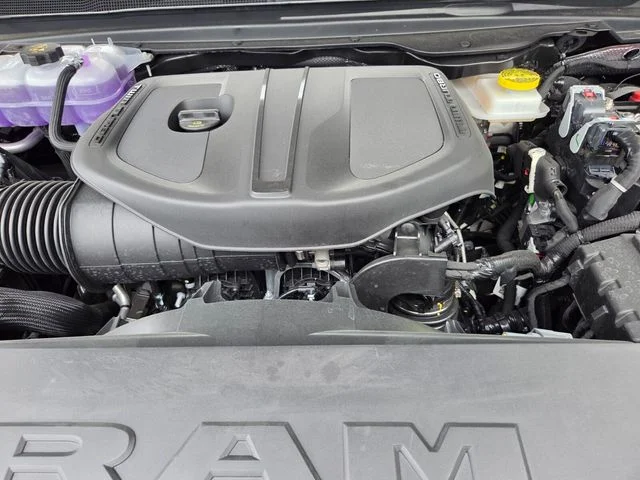 New 2026 Diamond Black Crystal Pearl-Coat Exterior Paint RAM Warlock image 25