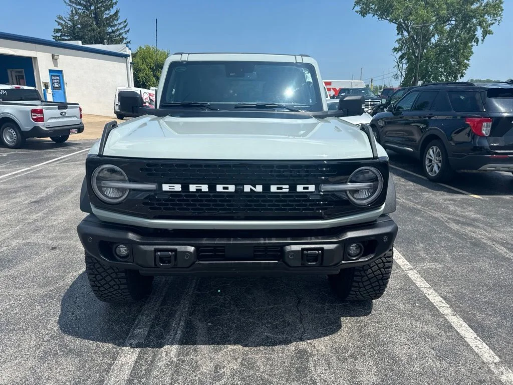 Used 2023 Gray Ford Wildtrak image 8