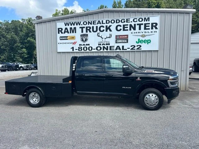 New 2026 Diamond Black Crystal Pearl-Coat Exterior Paint RAM Laramie image 2