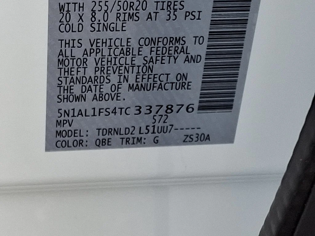 New 2026 White INFINITI LUXE image 19