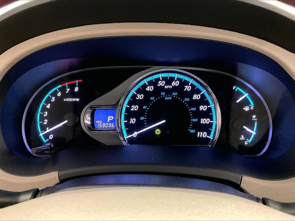 Used 2011 Green Toyota Limited image 24