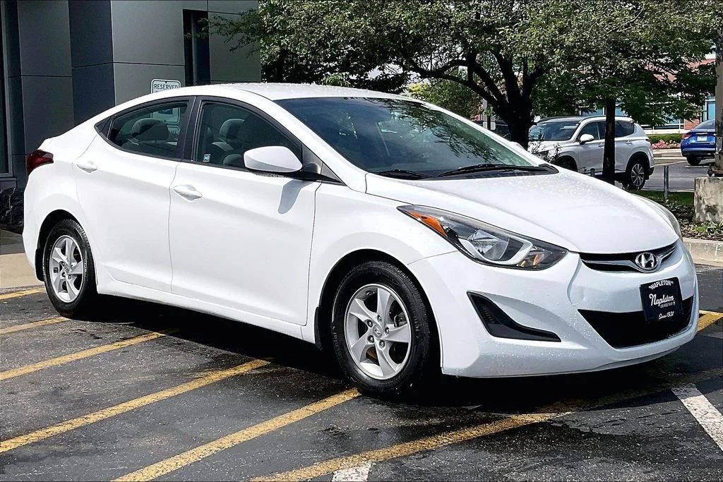 Used 2015 White Hyundai SE image 38