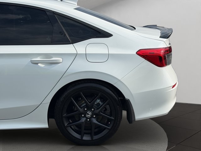 Used 2023 White Honda  image 26