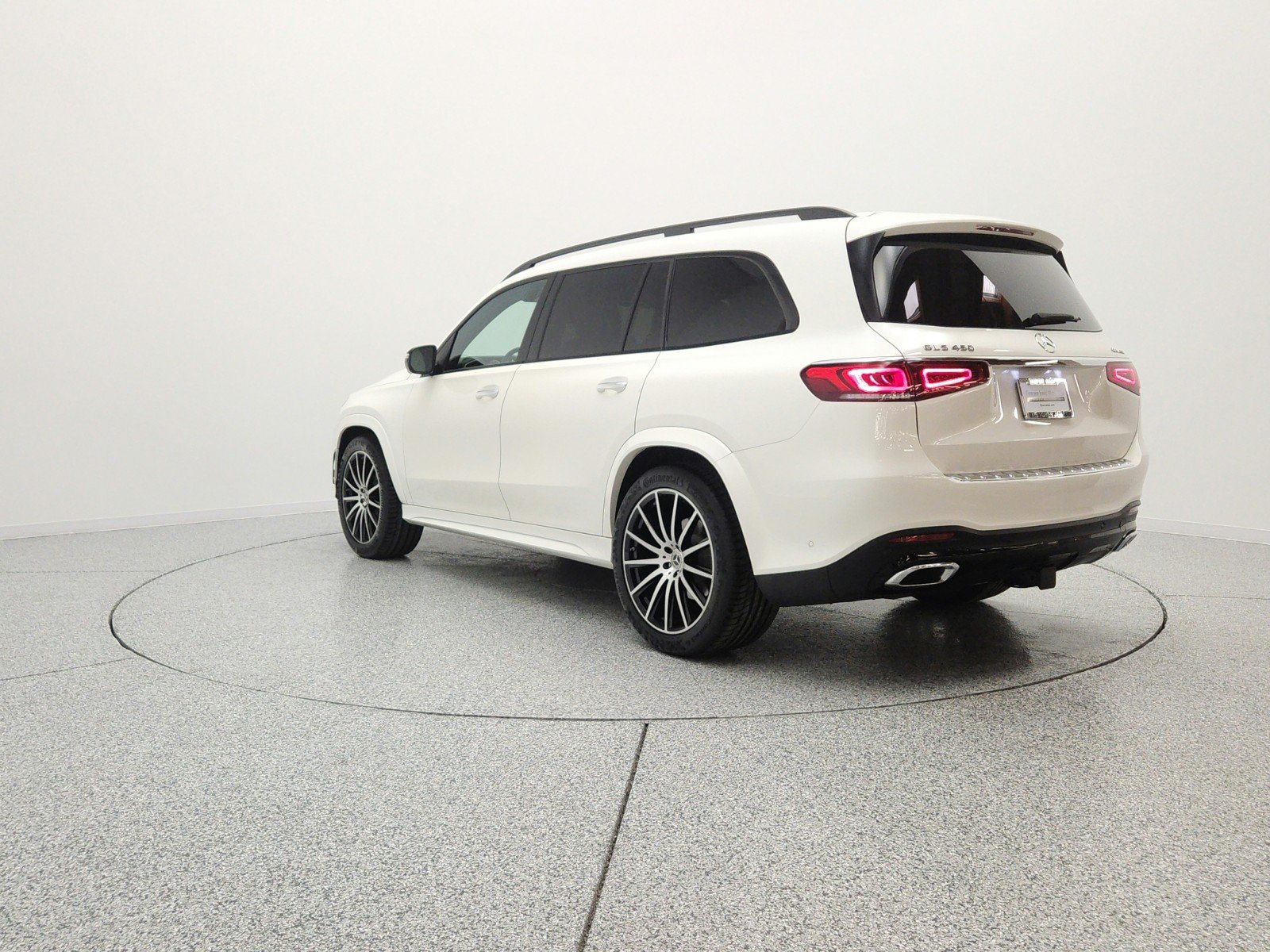 Used 2023 MANUFAKTUR Diamond White Metallic Mercedes-Benz GLS 450 4MATIC® SUV image 7