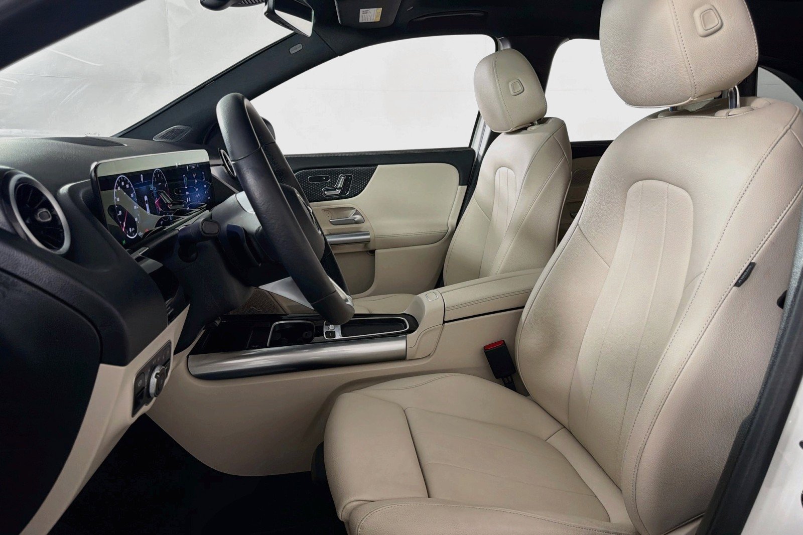 Certified Used 2026 Polar White Mercedes-Benz 250 image 17