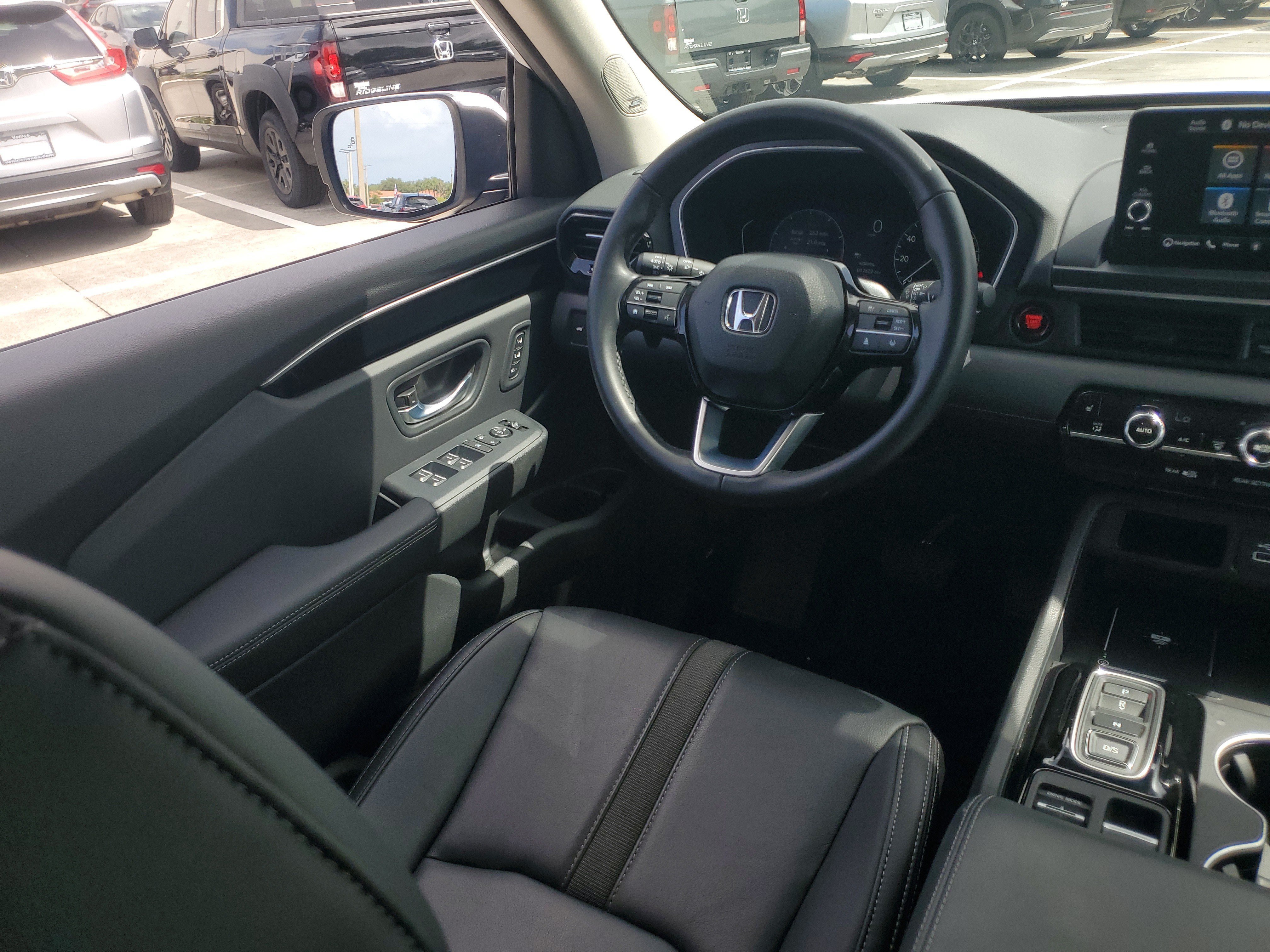 Used 2025 White Honda Touring image 16