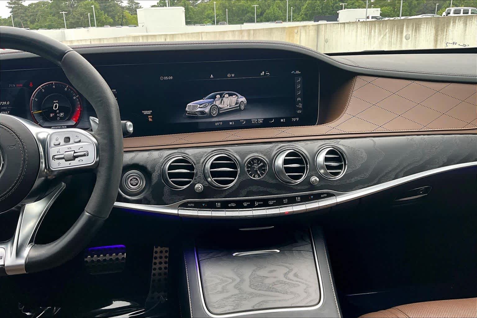 Used 2020 designo Diamond White Mercedes-Benz AMG® S 63 image 7