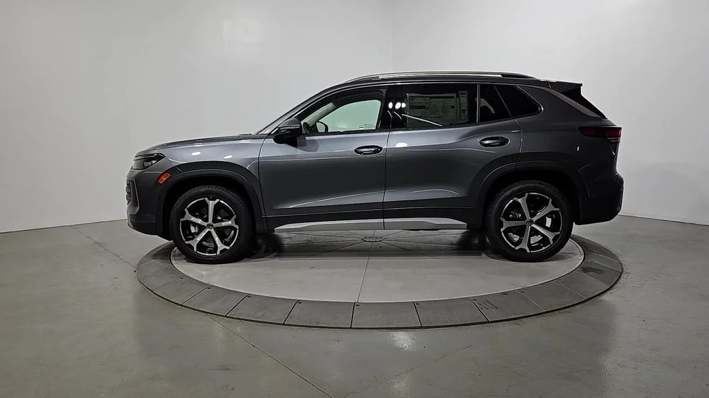 2026 Volkswagen Tiguan SE - Photo 2