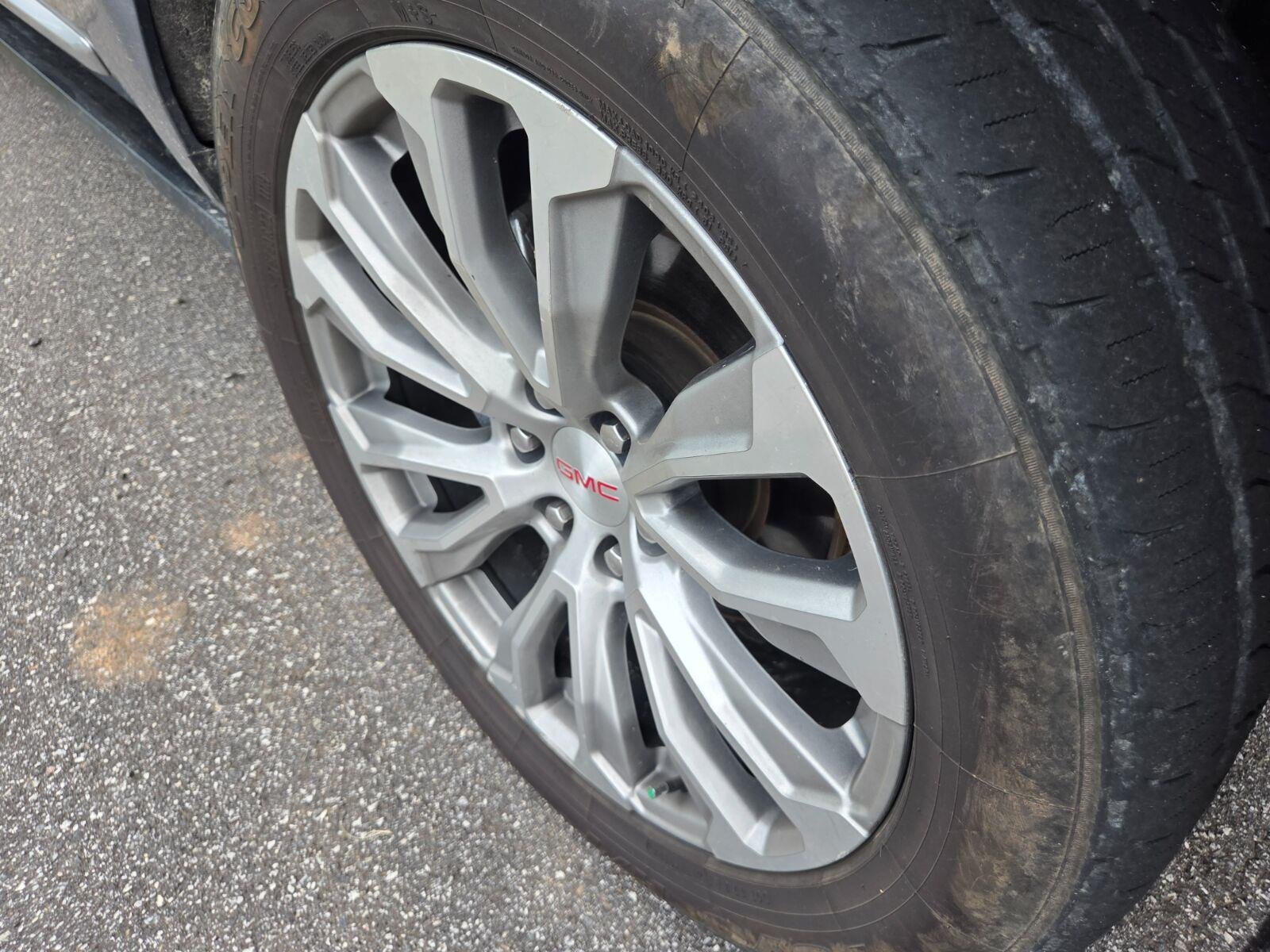 Used 2021 SATIN STEEL METALLIC GMC Denali image 4
