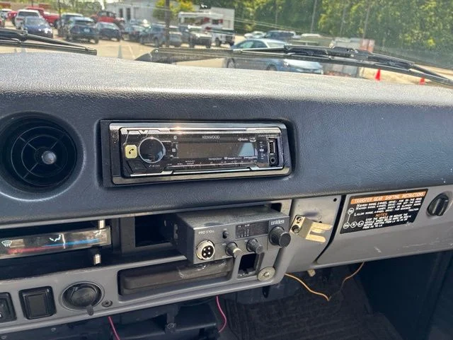 Used 1987 White Toyota Base image 9
