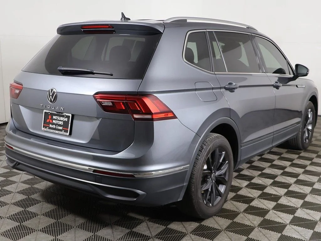 Used 2023 Gray Volkswagen 2.0T SE image 11