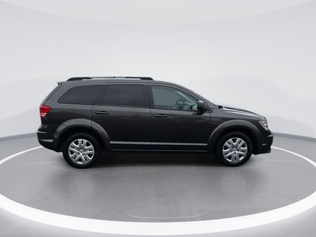 Used 2018 Gray Dodge SE image 9