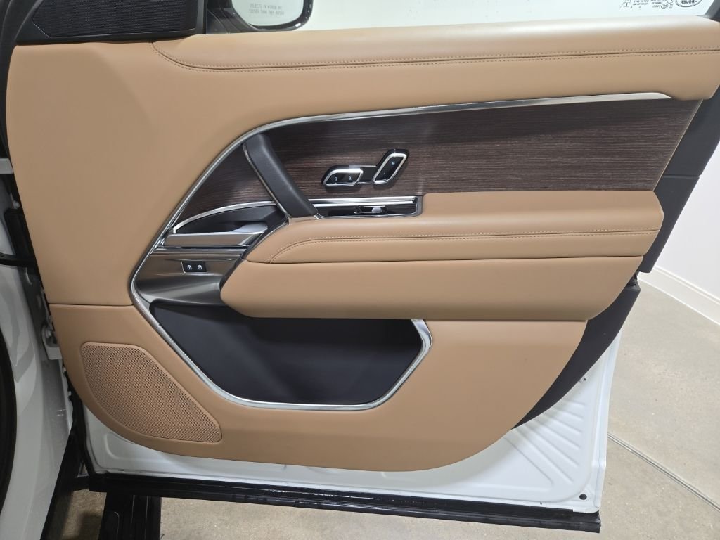 Certified Used 2023 Fuji White Land Rover SE image 25