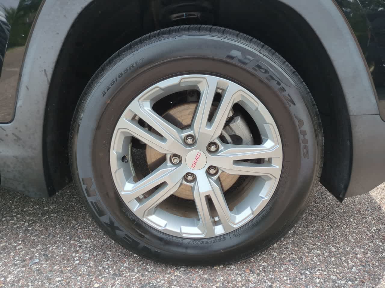 Used 2019 Ebony Twilight Metallic GMC SLE image 11