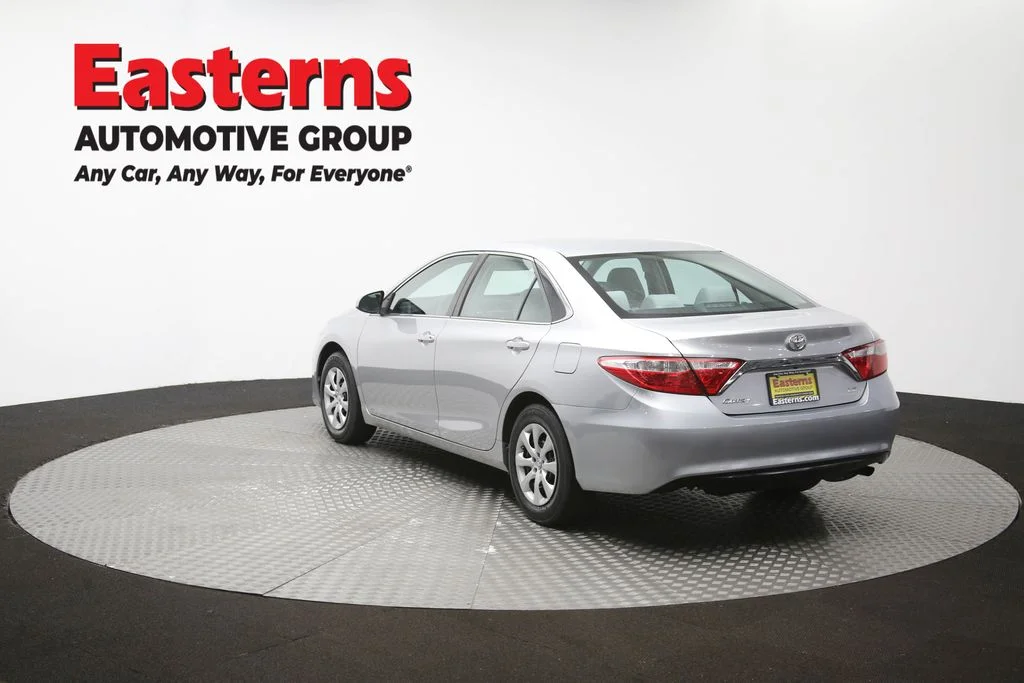 Used 2015 Silver Toyota LE image 63