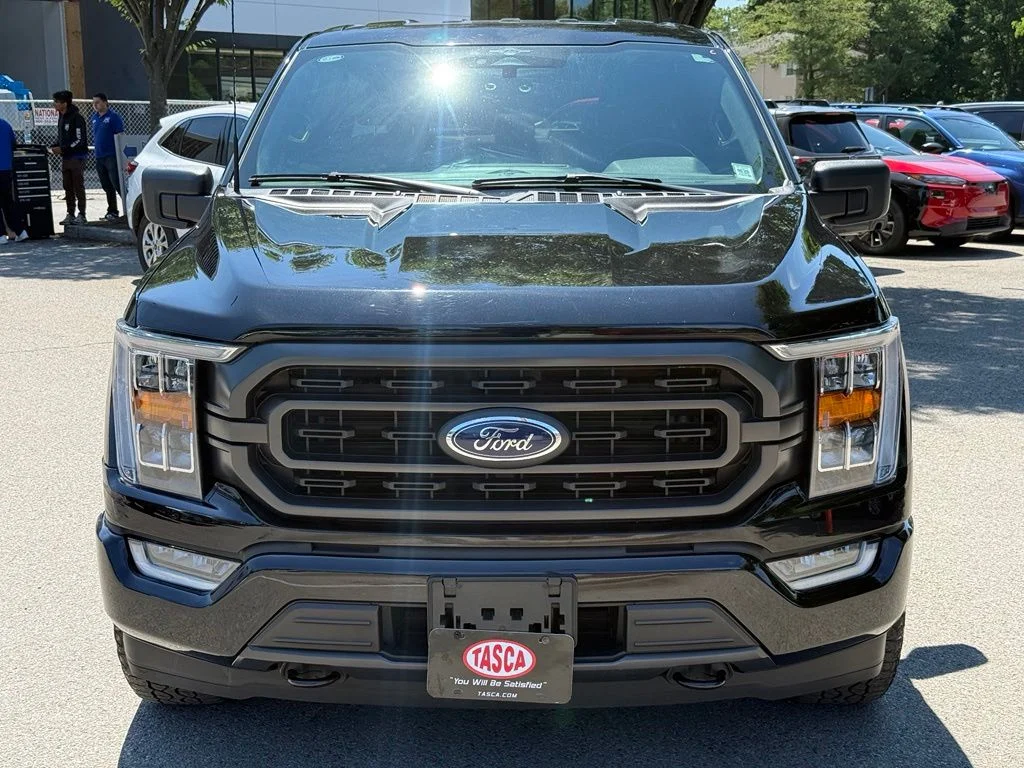 Used 2023 Black Ford XLT image 3