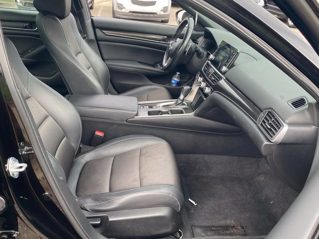 Used 2022  Honda Sport image 17