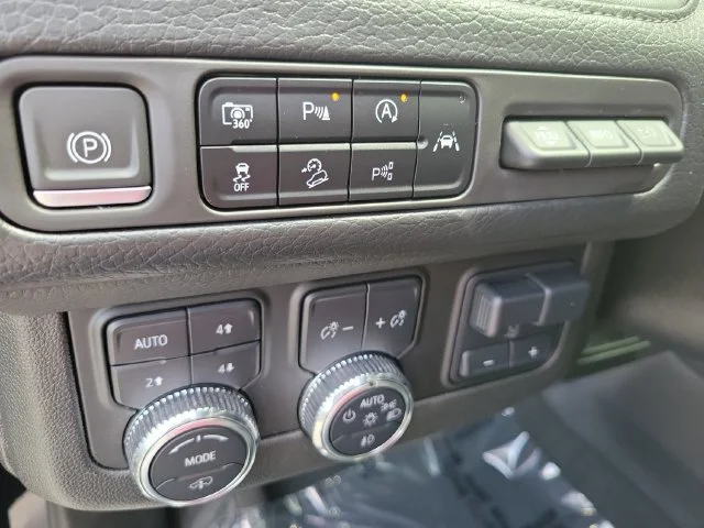 Used 2023 Onyx Black GMC Denali image 25