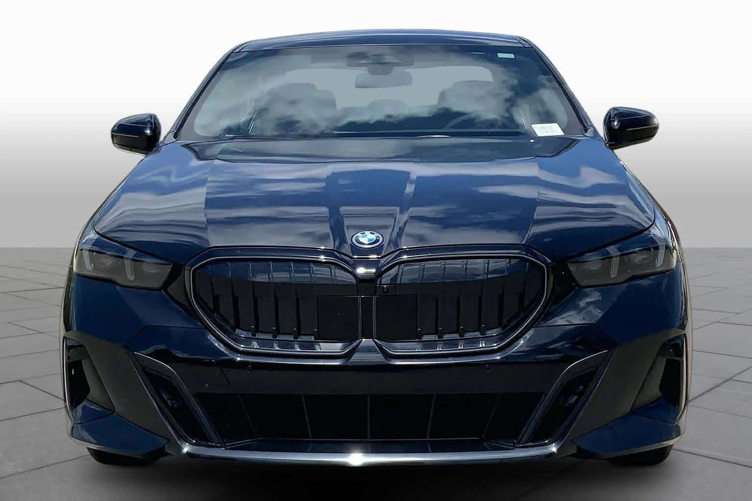 New 2026 Black Sapphire Metallic BMW 550e xDrive image 3