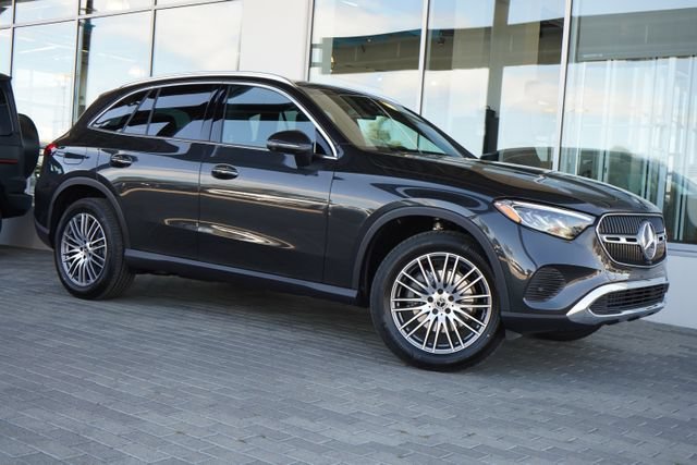 New 2026 Graphite Grey Metallic Mercedes-Benz GLC 300 image 33