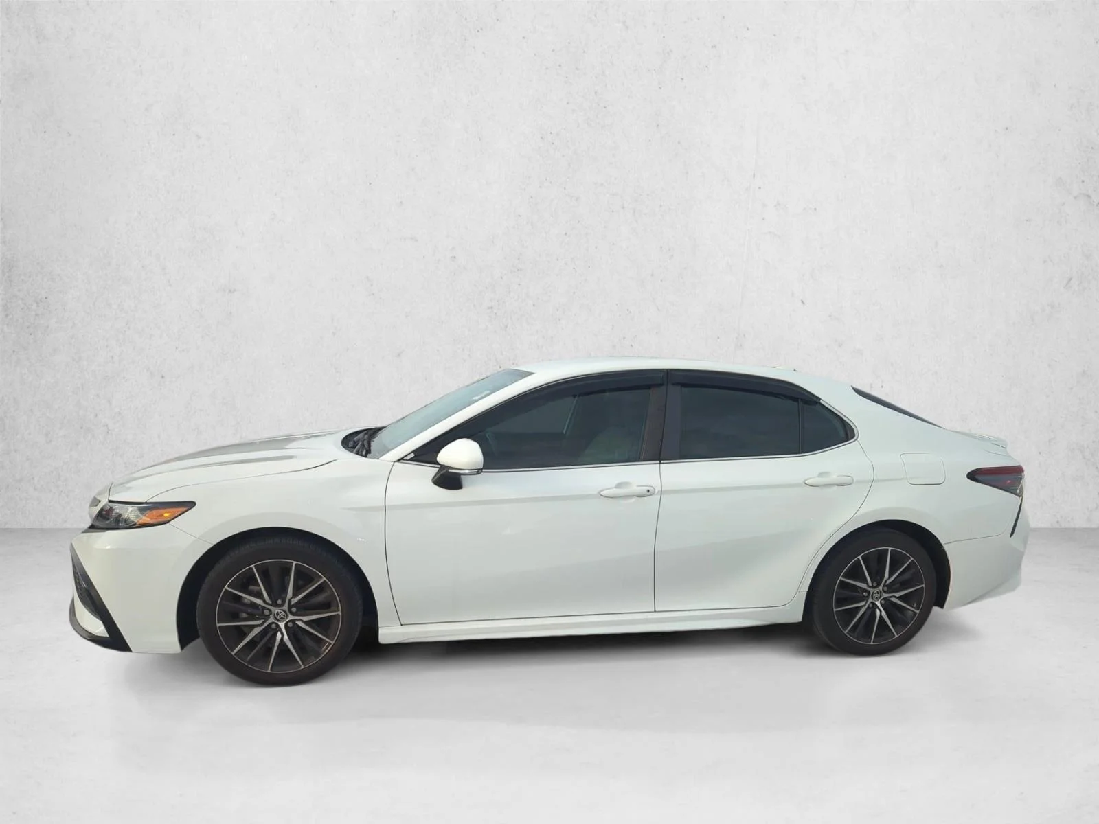 Used 2023 Ice Cap Toyota SE image 6