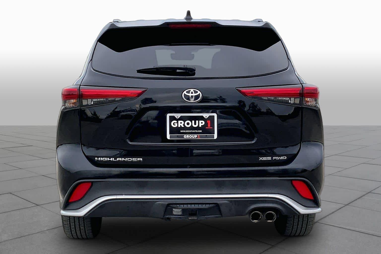 Used 2021 Midnight Black Metallic Toyota XSE image 5