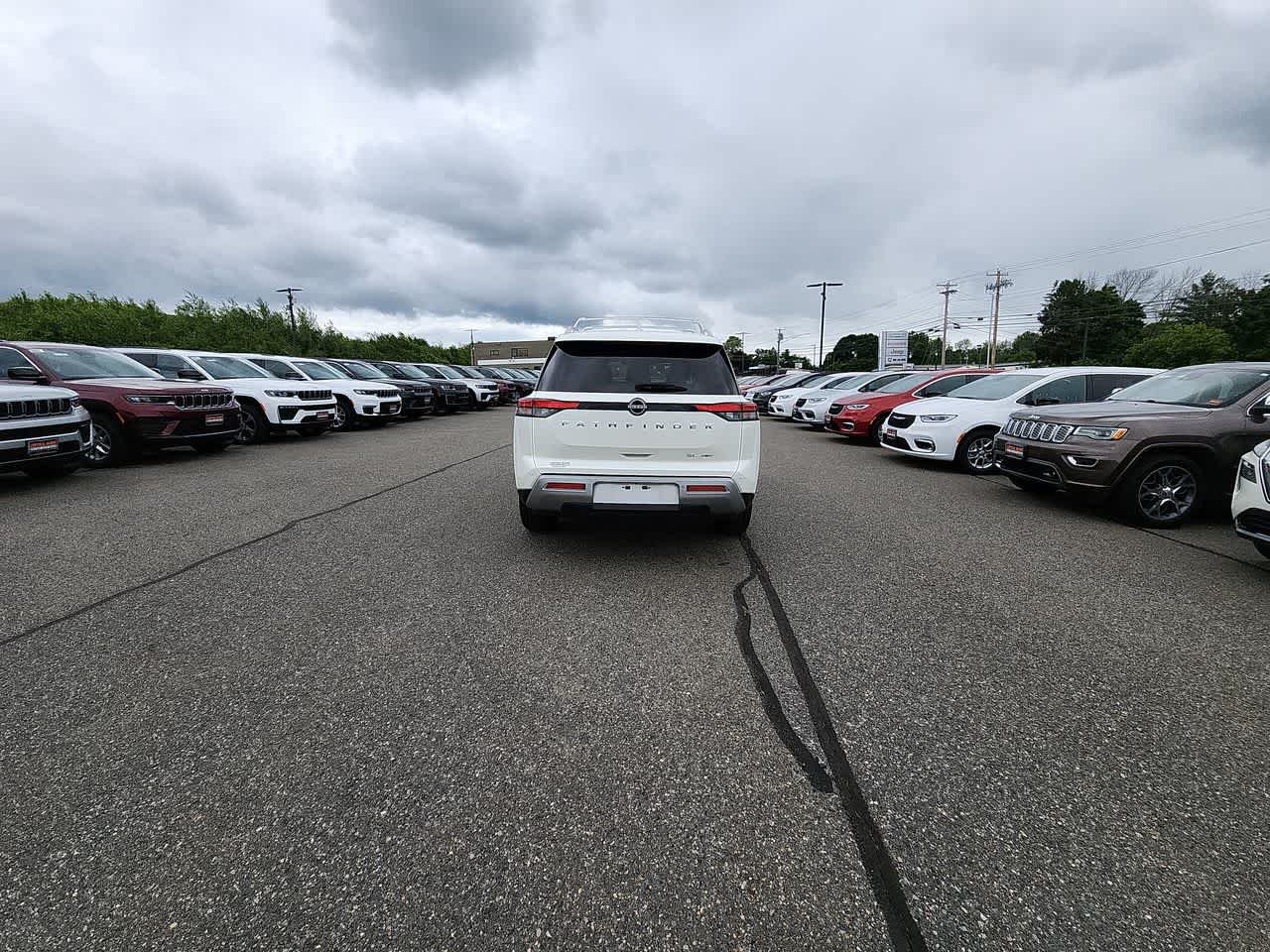 Used 2023 Pearl White Tricoat Nissan SL image 7