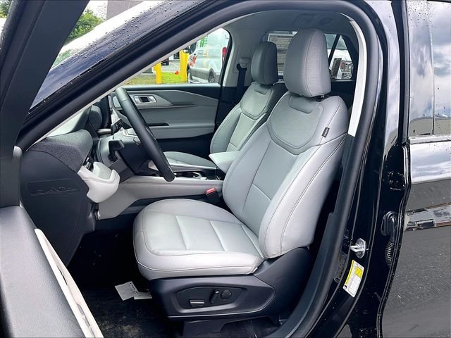 New 2026 Agate Black Metallic Ford Active image 10