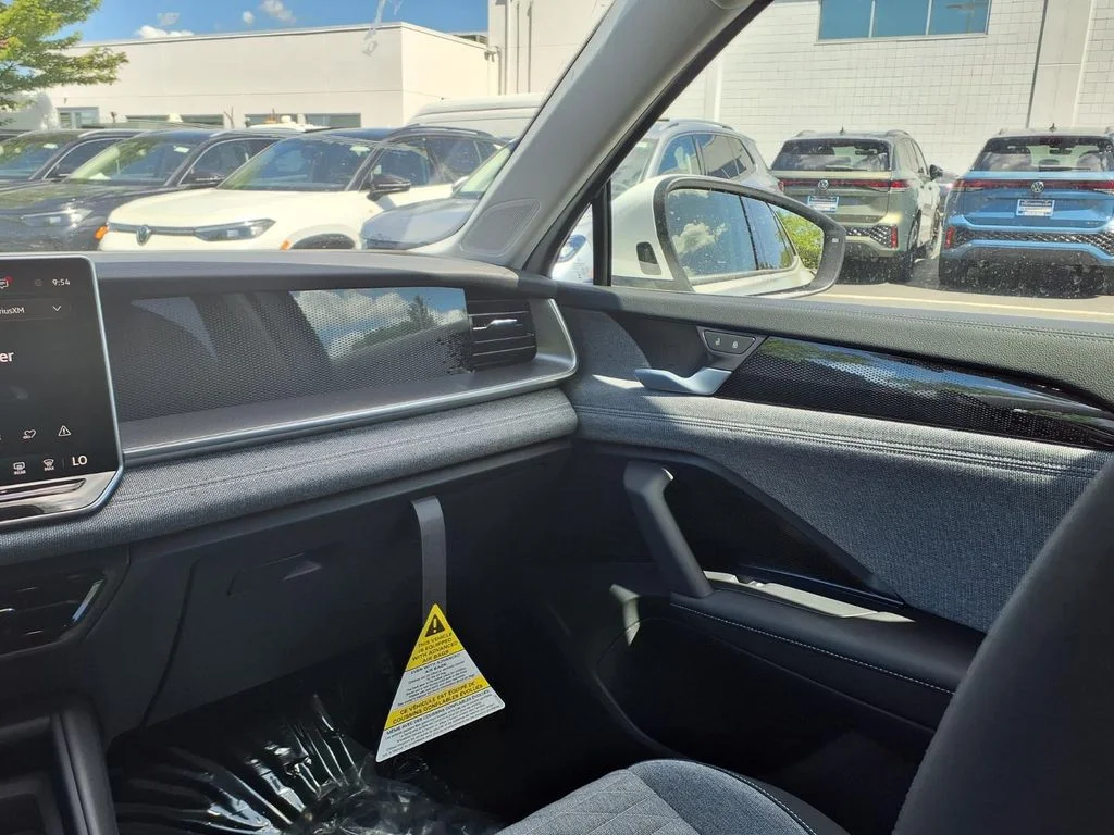 New 2026 Pure White Volkswagen 2.0T SE image 21