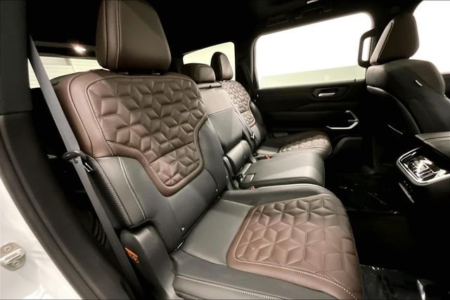 New 2026 Everest White Pearl Tricoat Nissan Platinum Reserve image 37