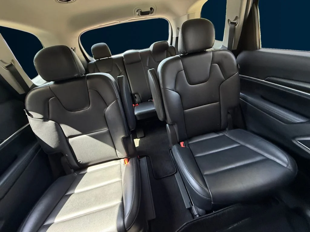 Used 2025 Black Kia S image 18