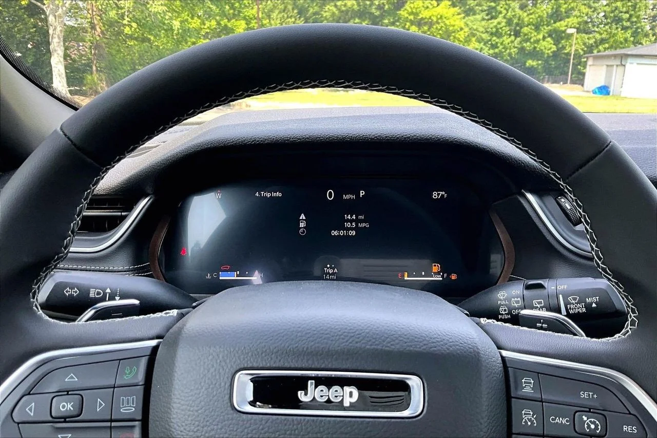 New 2026 Silver Zynith Jeep Laredo image 10
