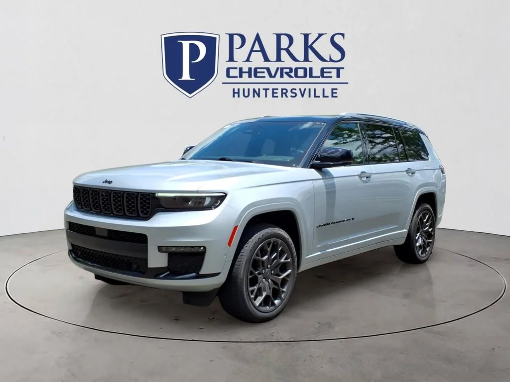 Certified Used 2023 Silver Jeep Summit image 29