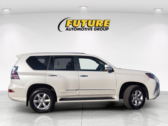 Used 2017  Lexus 460 image 3