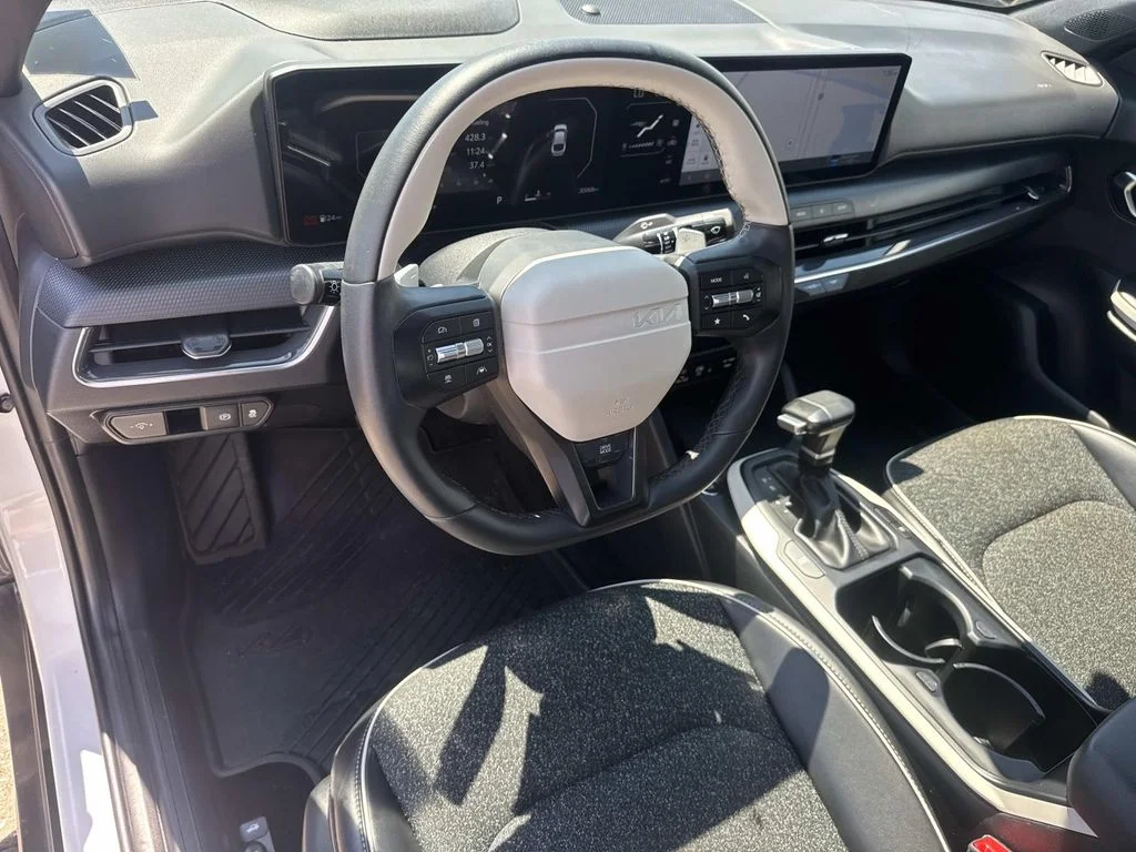 Certified Used 2025 White Kia GT-Line image 18