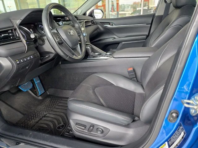 Used 2020 Blue Toyota XLE image 9
