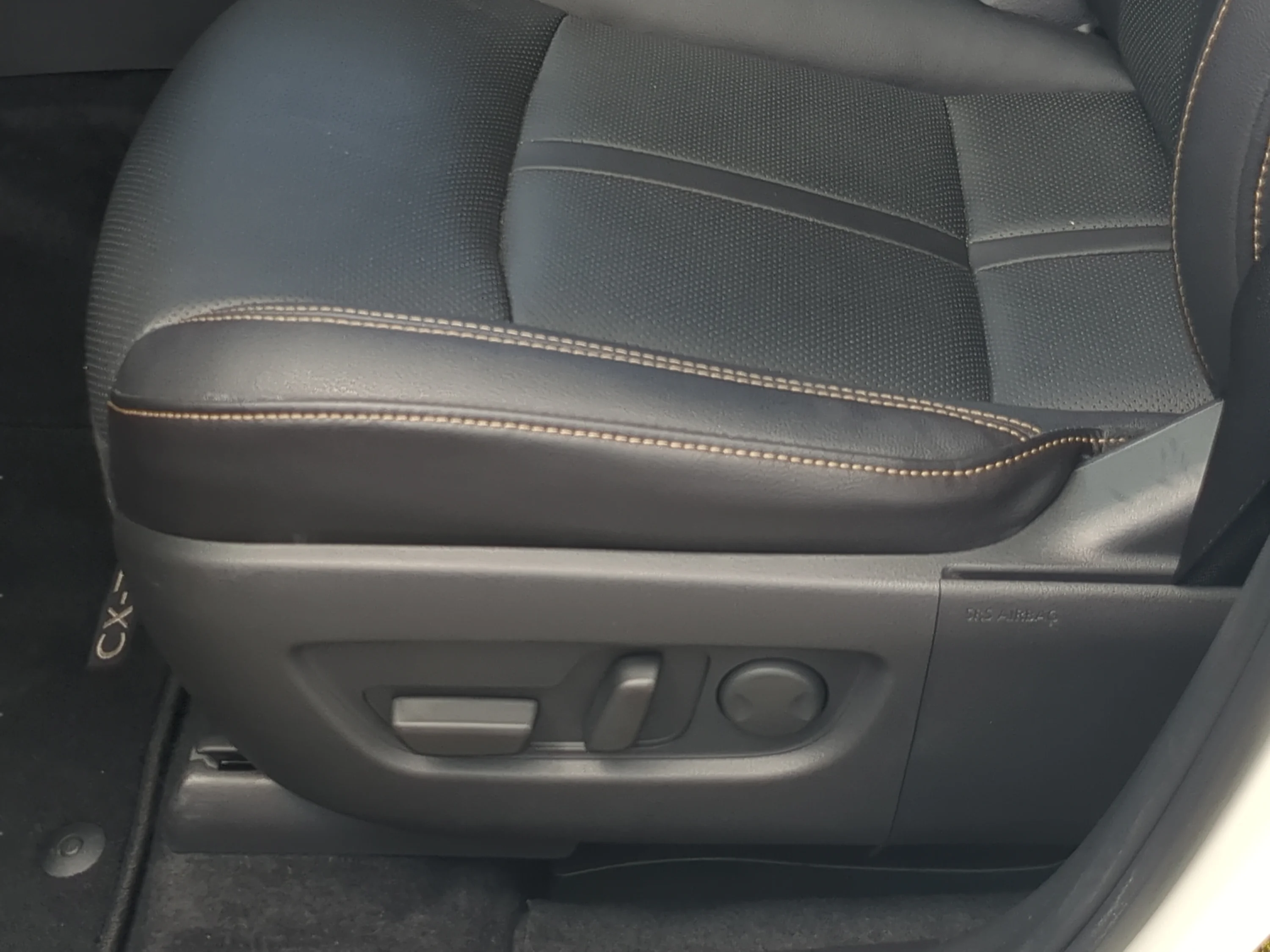 Used 2025 Rhodium White Premium Mazda Premium Package image 19