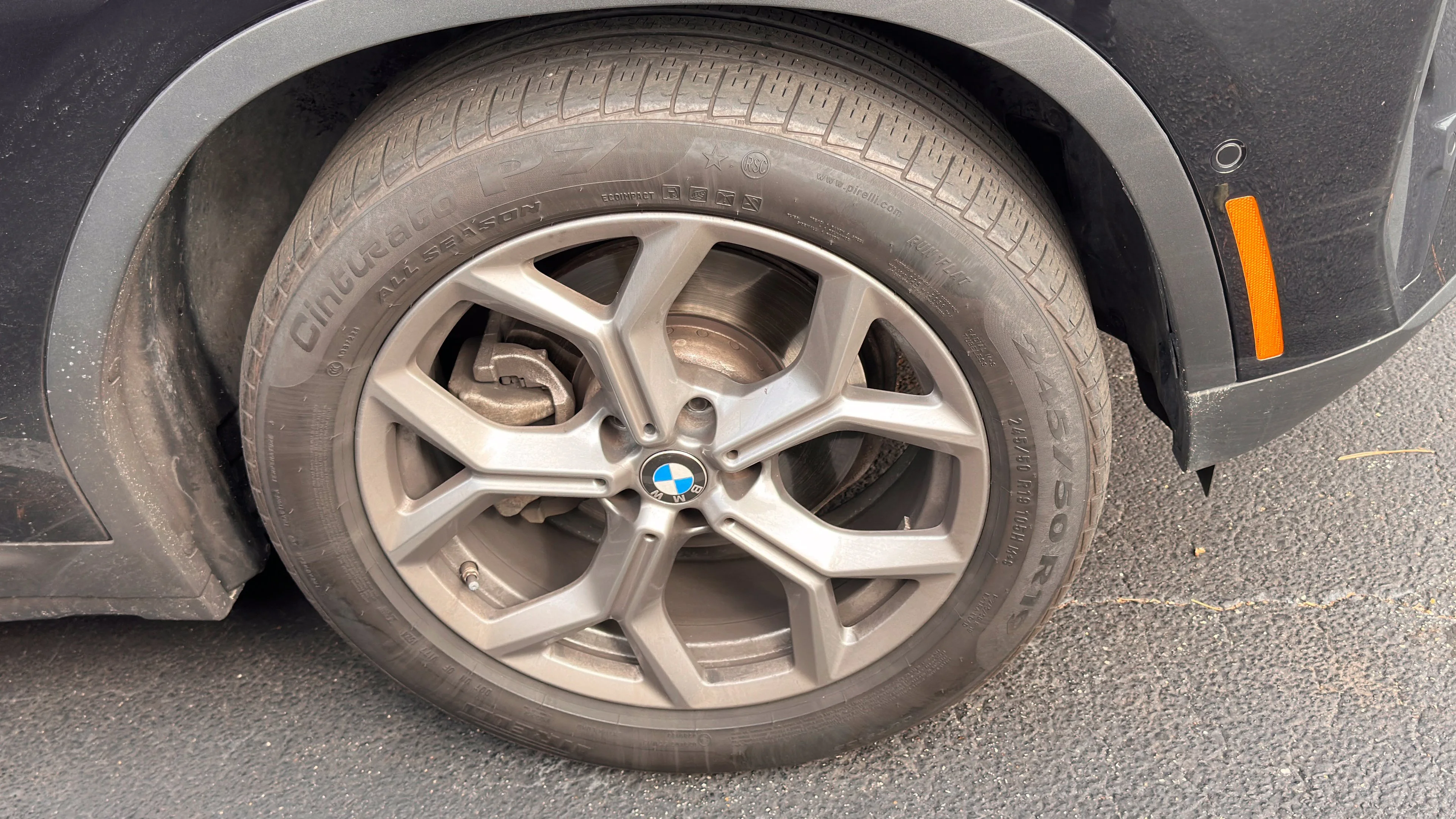 Used 2024 Black Sapphire Metallic BMW xDrive30i image 4