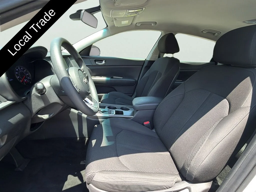Used 2019 Snow White Pearl Kia LX image 10