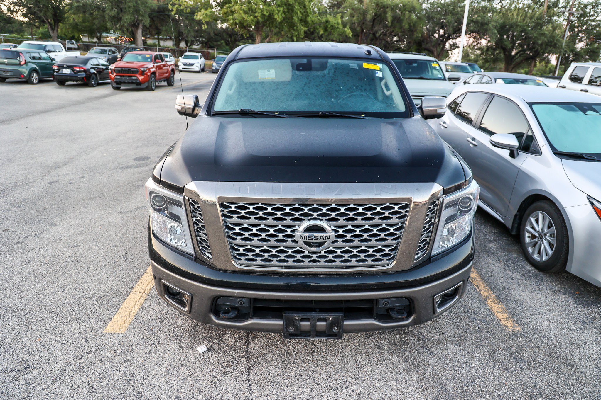 Used 2018 Magnetic Black Nissan Platinum Reserve image 4